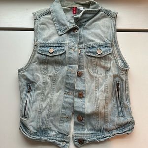 Denim women’s vest, size 4. H&M.